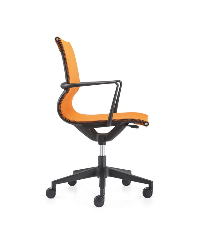 כסא חדר ישיבות KINETIC BLACK